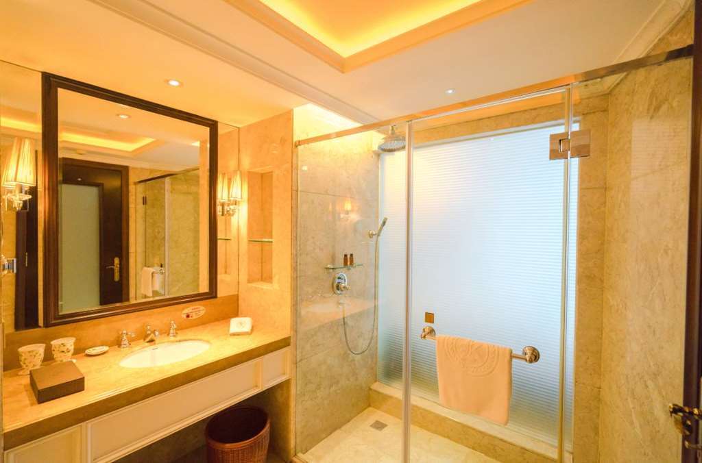 King Century Hotel Zhongshan  Room photo